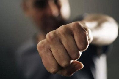 Sumqayıt məhkəməsi toyda qonağının burnunu sındıran şəxsi CƏZALANDIRDI