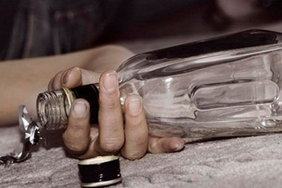 Sumqayıtda səhvən sirkə turşusu içən qadın öldü