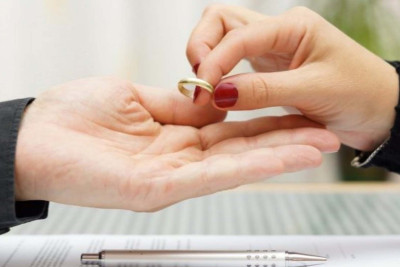 Qadın həqiqətən alimentə görə boşanır?