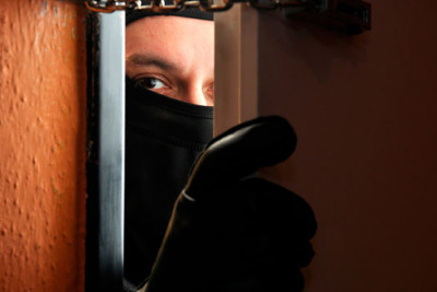 Oğrular evdə adam olub-olmadığını necə bilir?