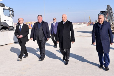 Zakir Fərəcov körpüyə baxış keçirib