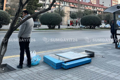 Sülh küçəsində məlumat lövhəsi yoxa çıxıb