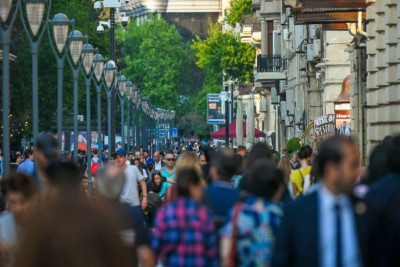 Azərbaycan əhalisinin sayı artıb