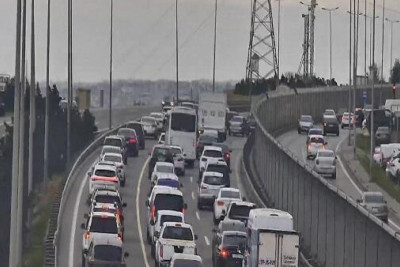 Qəza Bakı-Sumqayıt şosesi istiqamətində tıxac yaratdı