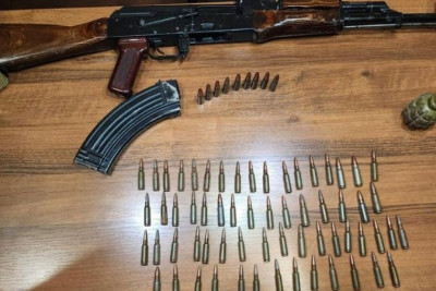 5-ci mikrorayonda QUMBARA VƏ AVTOMAT tapılıb