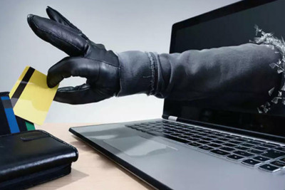 Kartlardan 20 min manatdan çox pul oğurlandı