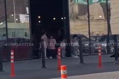 Sumqayıtda uşaqlar küçə itinə “HÜCÜM EDİBLƏR” - VİDEO
