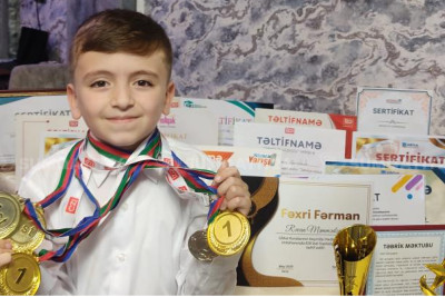 Sumqayıtlı Rəvanın kubok, medal və diplomları