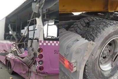 Sumqayıtda avtobus yük maşını ilə toqquşdu