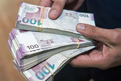 SDU əməkdaşlarını pulla mükafatlandırdı