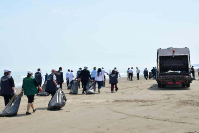 Xəzərin Sumqayıt sahili tullantılardan təmizləndi
