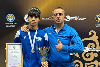 Sumqayıtlı pəhləvan DÜNYA İKİNCİSİDİR