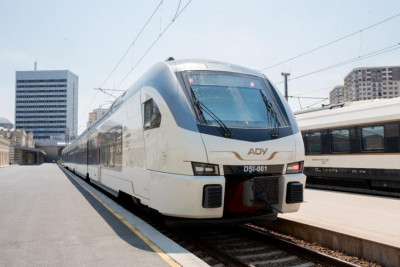 Bayramda sürət qatarları bu sayda sərnişin daşıyıb