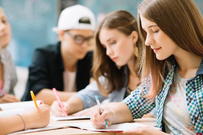 Müəllimlərin sayı getdikcə azalır