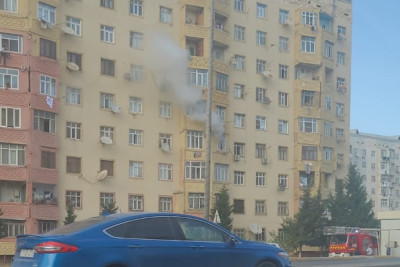 Sumqayıtda mənzil YANIR - VİDEO