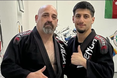 Sumqayıtlı dünya çempionuna AĞIR İTKİ