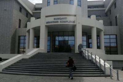 Qazini bıçaqlayan şəxs AZADLIQDA