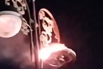 Sumqayıtda işıq dirəkləri yanğına SƏBƏB OLUB - VİDEO