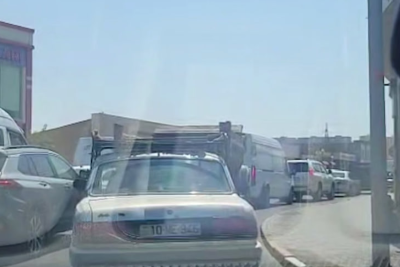 Saray körpüsü ətrafında saatlarla uzanan tıxac