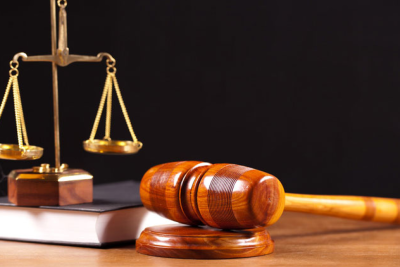 Sumqayıtda qayınana gəlinlə soyuducu üstündə saçyolduya çıxdı