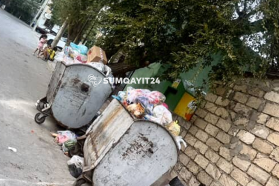 Sumqayıtda sakinləri “boğan” zibil qutuları