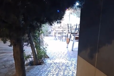 Sumqayıtda kafe piyada səkisini zəbt edib