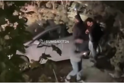 Sumqayıtda maşın güclü küləyin qurbanı oldu