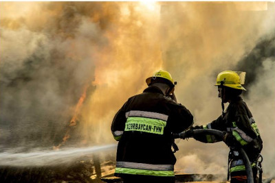 Sumqayıtda xüsusi texnika yanıb