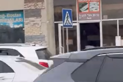 Nişan var, "zebra" isə yox – Sürücülər piyadalara YOL VERMİRLƏR