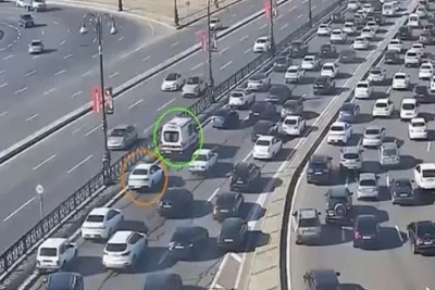 Operativ avtomobillərin arxasınca düşən sürücülərin NƏZƏRİNƏ 