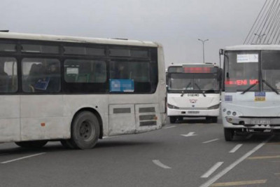 Gəncənin köhnə avtobusları Sumqayıt yolunda