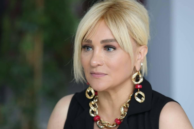 Sumqayıtlı aparıcı: "Saray qaranlığa qərq olub"