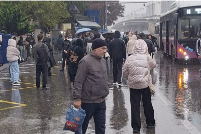 Yaşlılar, hamilələr çətin vəziyyətdə - 20 Yanvarda dayanacaq problemi