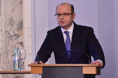 Daha bir nazir sumqayıtlıların görüşünə gəlir