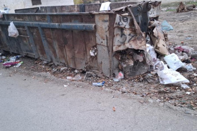 Sumqayıtda bağça və məktəblərin yanındakı XARABALIQ