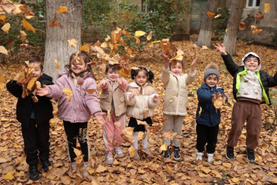 Sumqayıtlı kiçik balaların payız sevinci
