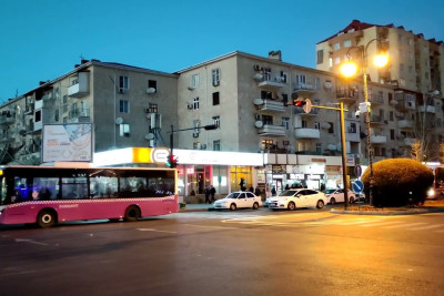 Sumqayıtda narkoman mağazada OĞURLUQ EDİB