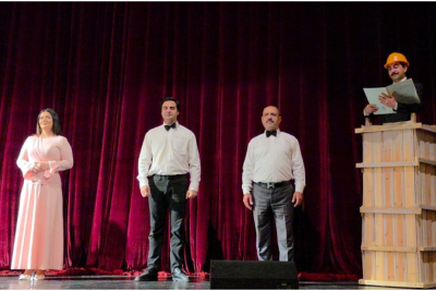 Sumqayıt teatrında "Qaravəlli" tamaşası