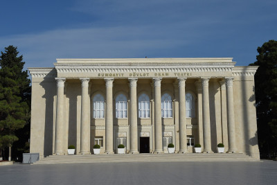 Sumqayıtda uşaqları "YENİ İL" ŞOUSU GÖZLƏYİR