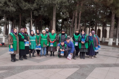 Sumqayıtda qurum əməkdaşlarına ŞİRNİYYAT HƏDİYYƏ EDİB