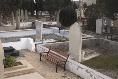 Sumqayıt qəbiristanlığında "bazar" açılıb