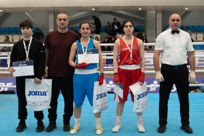 Sumqayıtın qız boksçusu ÇEMPİON oldu