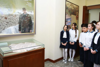 Sumqayıt məktəbliləri Memorial Soyqırımı Muzeyini ziyarət ediblər