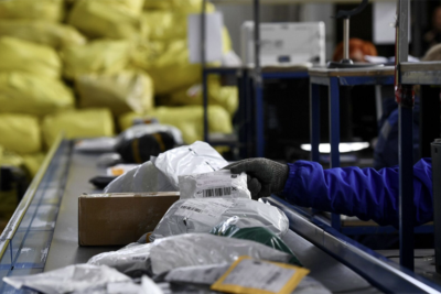 Məhsullar ölkəyə çatır, amma alıcılara yox