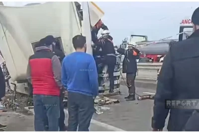 Sumqayıtda yük maşını aşıb, yaralılar var