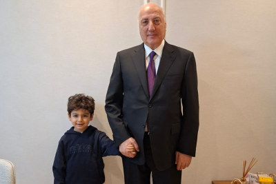 Zakir Fərəcov qəhrəmanlarımızın əmanətləri ilə görüşüb