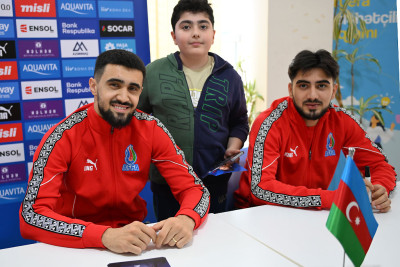 Məşhur futbolçular Sumqayıt gənclərini sevindiriblər