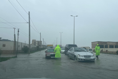 Sumqayıtda polis yağışlı havada fasiləsiz xidməti davam etdirir