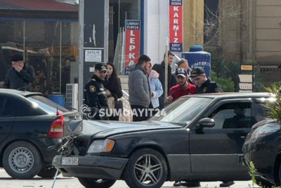 Sumqayıtda qəza: İki avtomobil toqquşdu