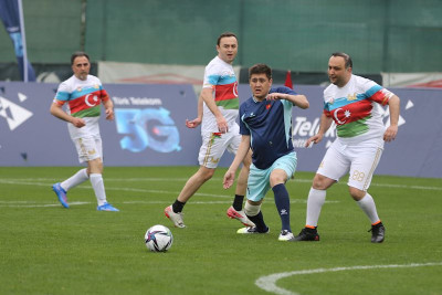 Sumqayıtın deputatı gücünü futbolda sınadı